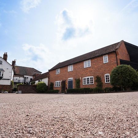 The Loddon Swan Bed & Breakfast Exterior photo