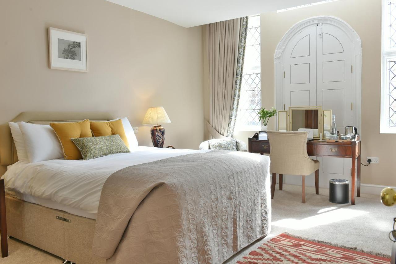 The Loddon Swan Bed & Breakfast Exterior photo