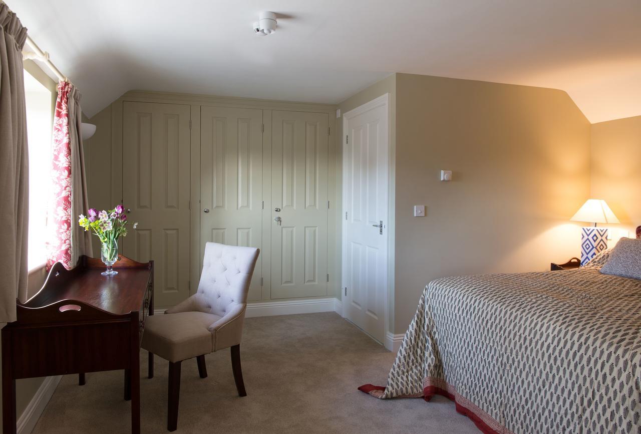 The Loddon Swan Bed & Breakfast Room photo