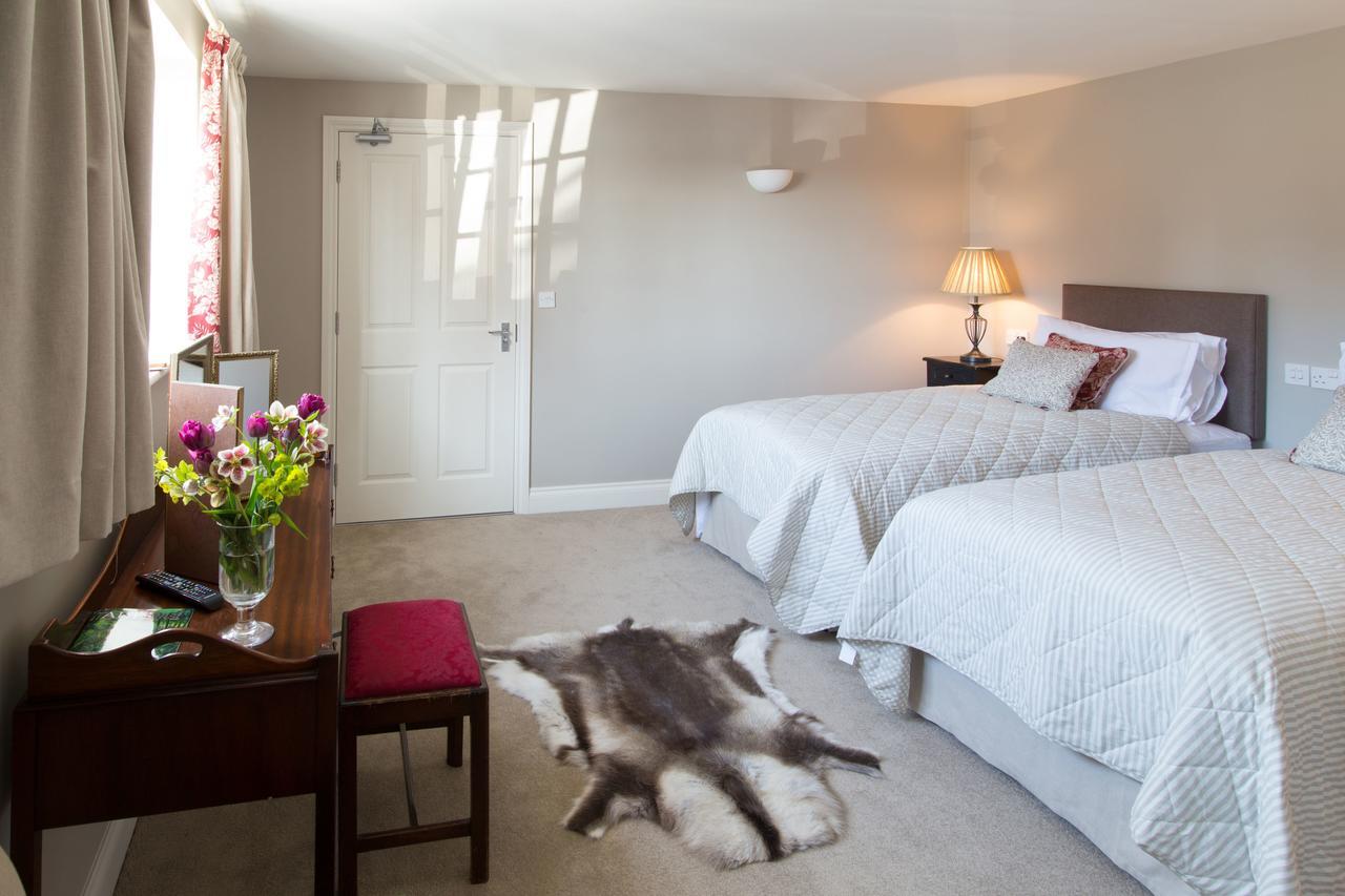 The Loddon Swan Bed & Breakfast Room photo