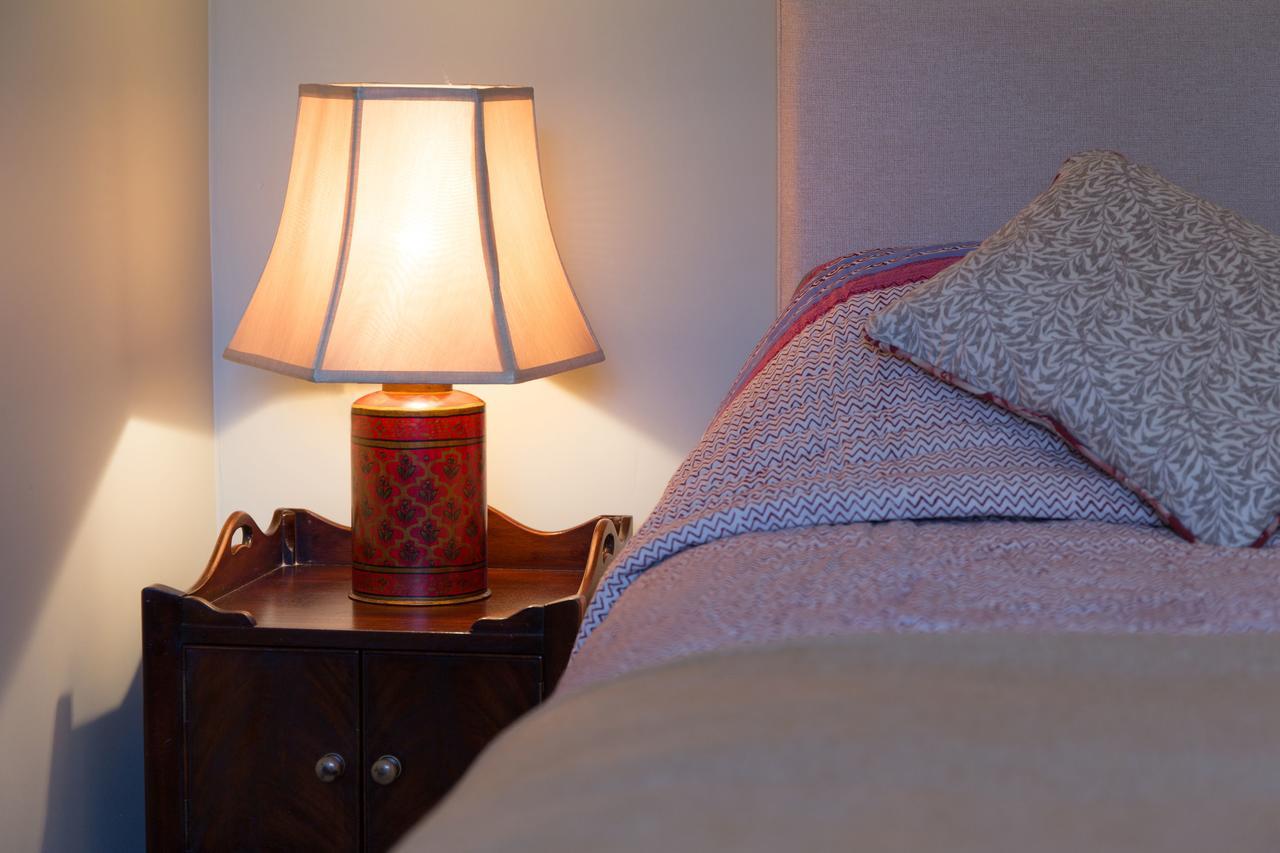 The Loddon Swan Bed & Breakfast Room photo