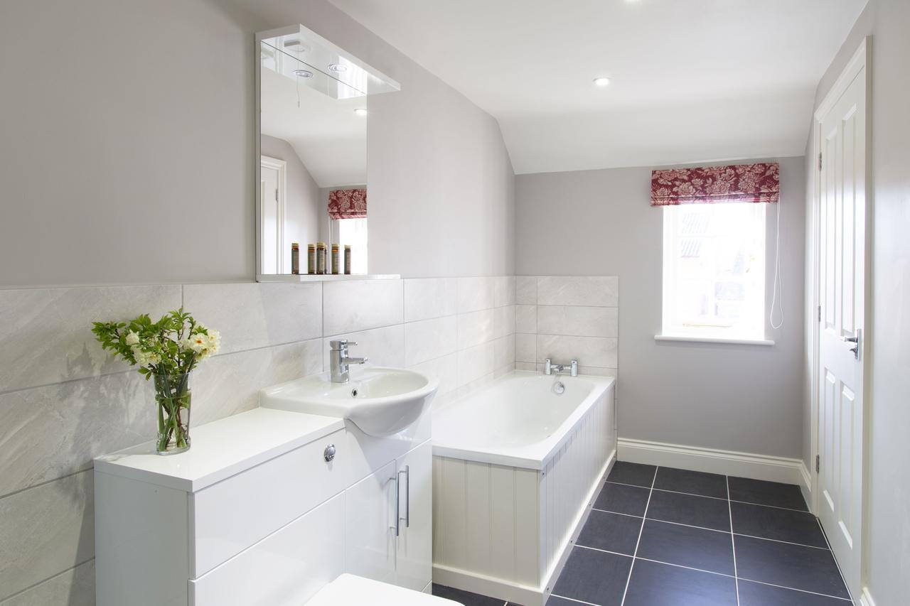 The Loddon Swan Bed & Breakfast Room photo